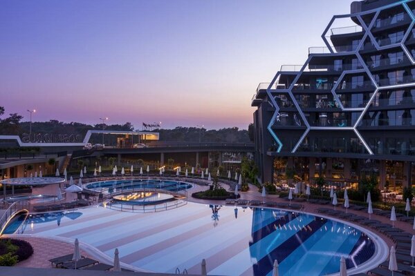 hotels-side-1.jpg